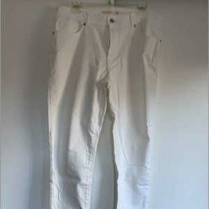 Levi Classic Crop white straight leg jean